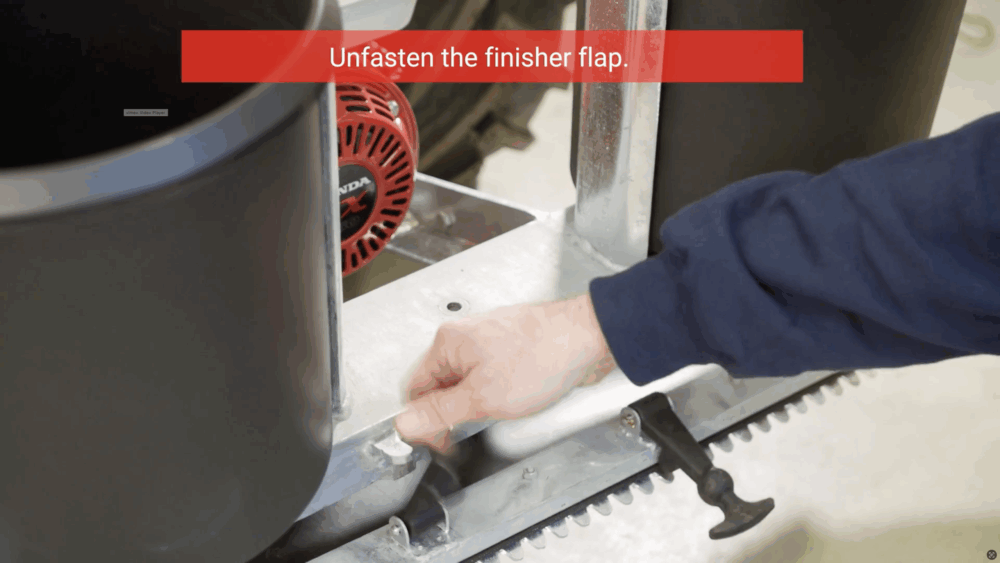 #1 Unfasten the finisher flap.