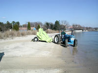 Surf Rake beach cleaner makes Tight turn