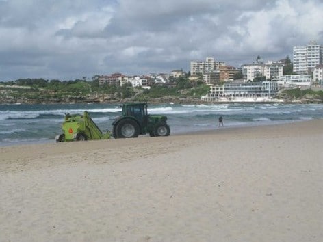 Surf Rake in Action in Australia